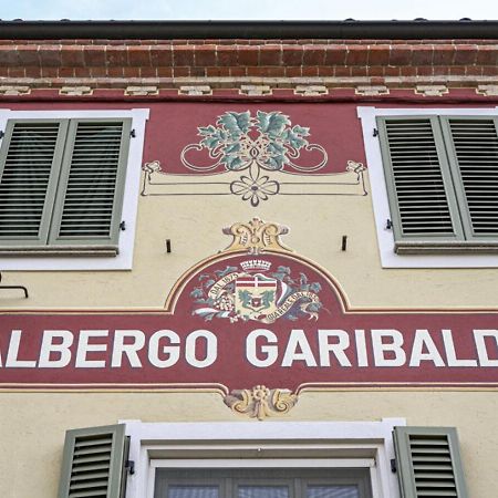 Albergo Ristorante Garibaldi Cisterna dʼAsti Exterior foto