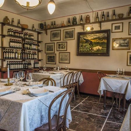 Albergo Ristorante Garibaldi Cisterna dʼAsti Exterior foto
