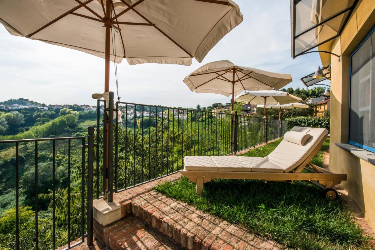 Albergo Ristorante Garibaldi Cisterna dʼAsti Exterior foto