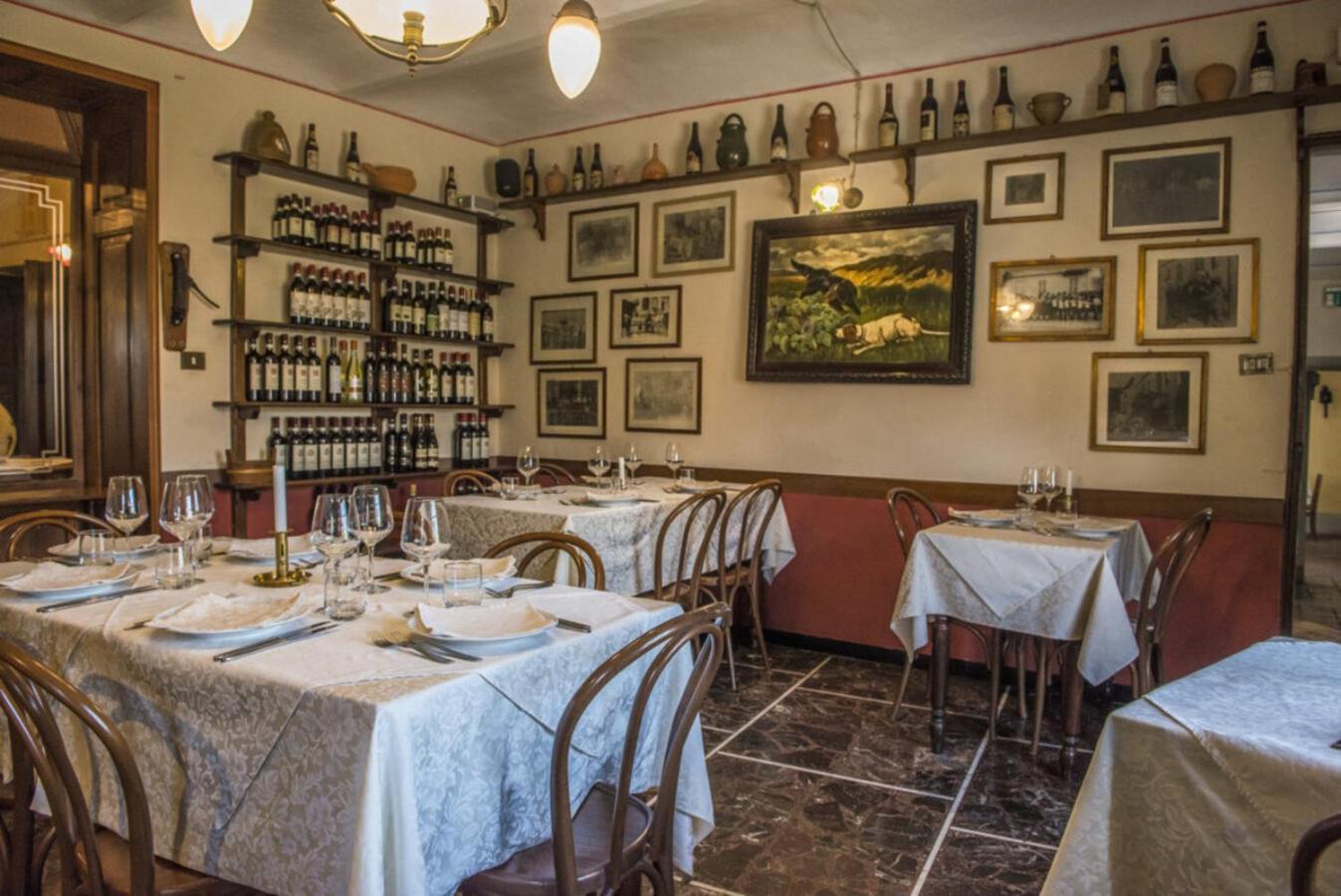Albergo Ristorante Garibaldi Cisterna dʼAsti Exterior foto